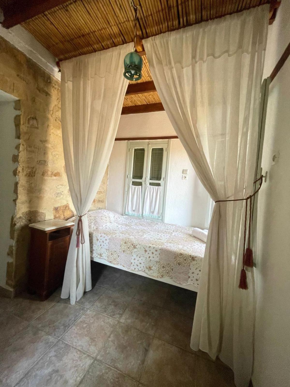Petrino 2 - Traditional Lerian House Lakí Kültér fotó