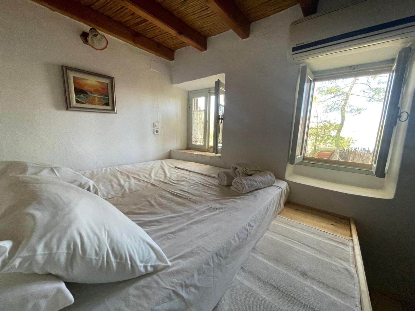 Petrino 2 - Traditional Lerian House Lakí Kültér fotó